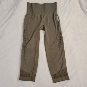 Gym Shark Army Green Seamless cropped Leggings 🌟